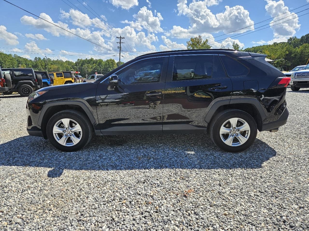 Toyota RAV4 XLE 2021