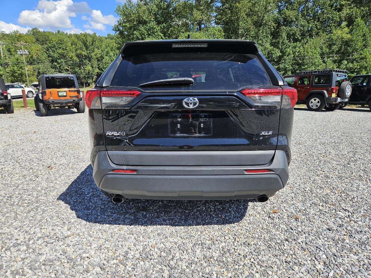 Toyota RAV4 XLE 2021