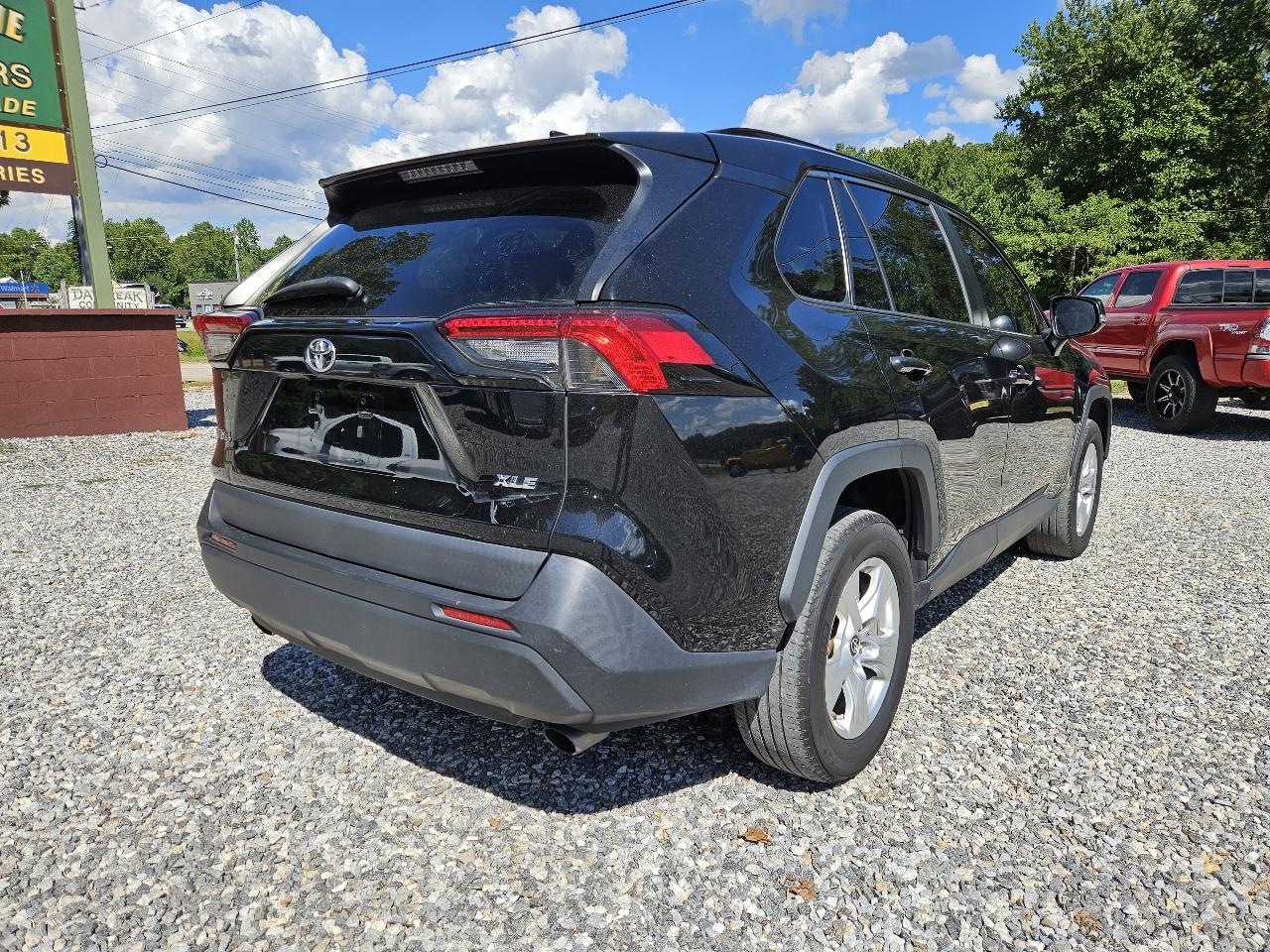 Toyota RAV4 XLE 2021