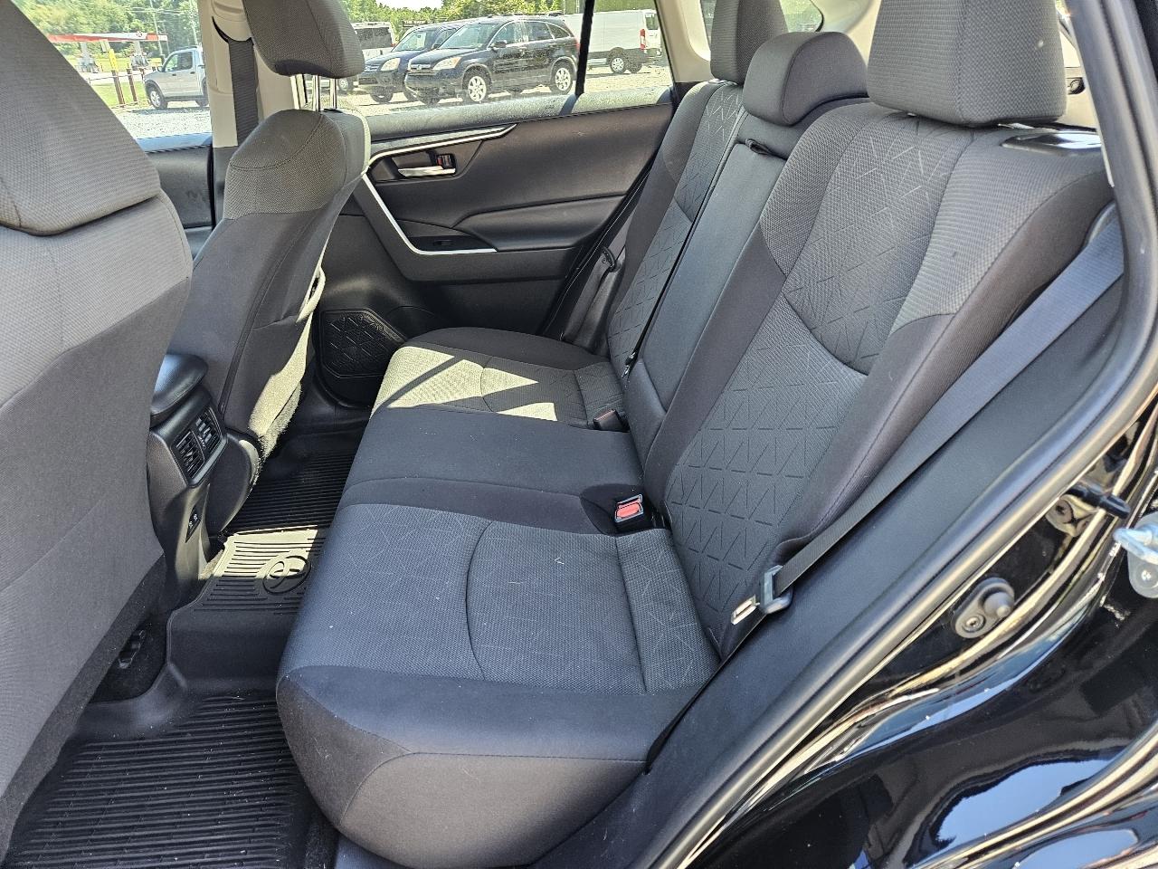 Toyota RAV4 XLE 2021