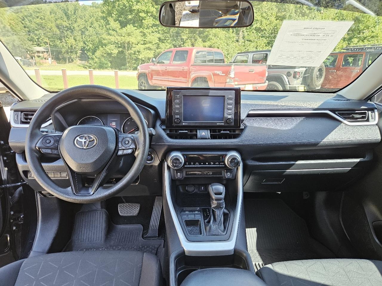 Toyota RAV4 XLE 2021
