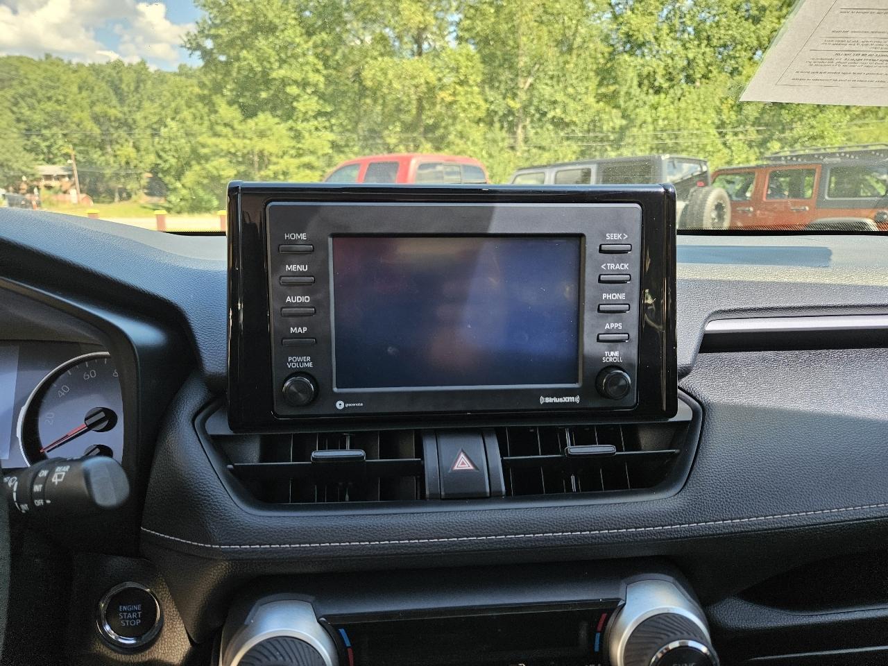 Toyota RAV4 XLE 2021