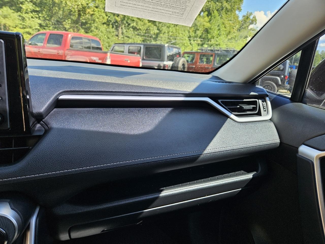 Toyota RAV4 XLE 2021