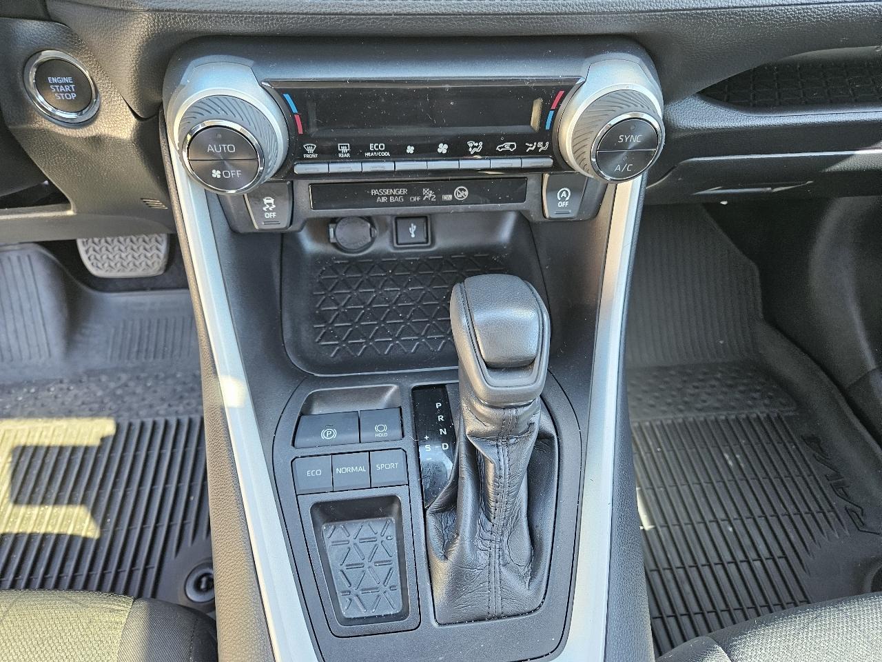 Toyota RAV4 XLE 2021