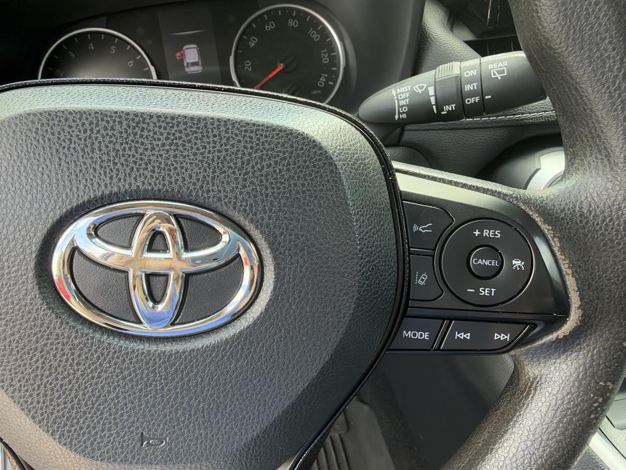 Toyota RAV4 XLE 2021