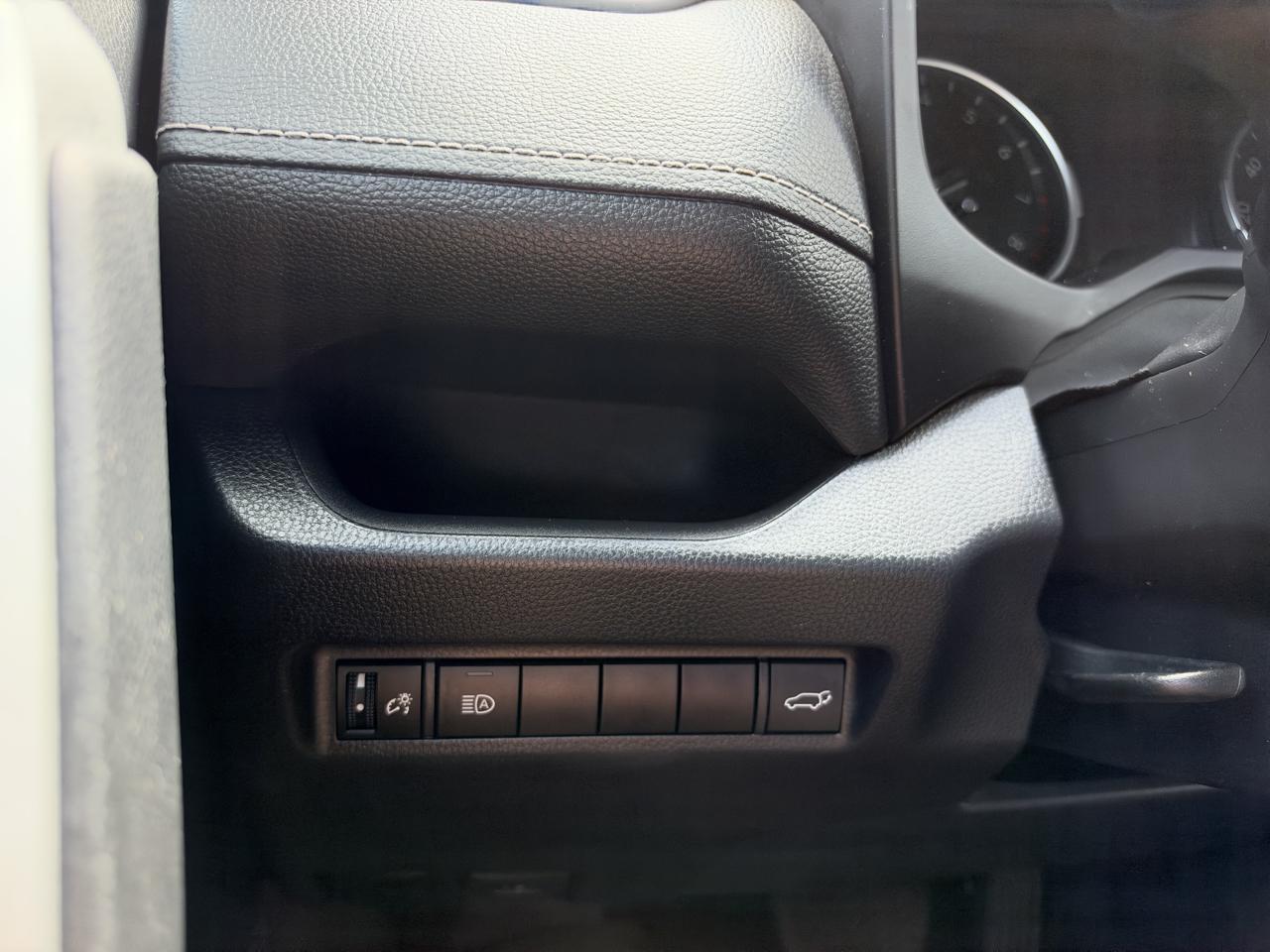 Toyota RAV4 XLE 2021