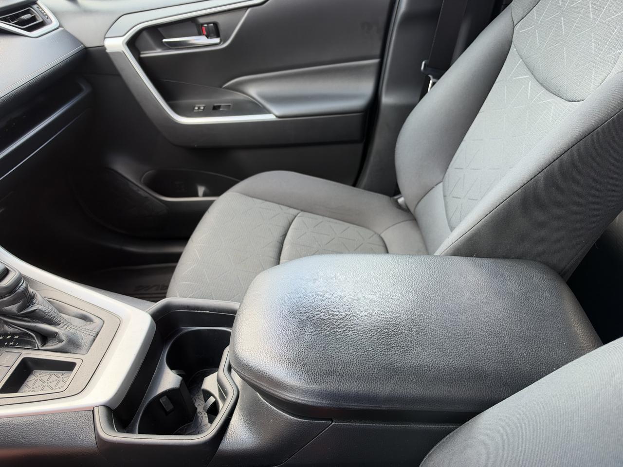 Toyota RAV4 XLE 2021