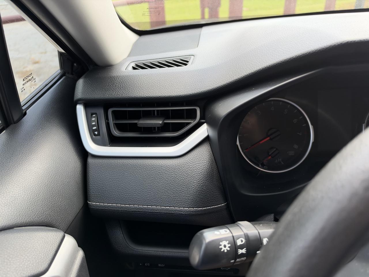 Toyota RAV4 XLE 2021