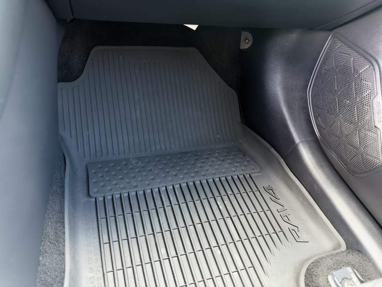 Toyota RAV4 XLE 2021
