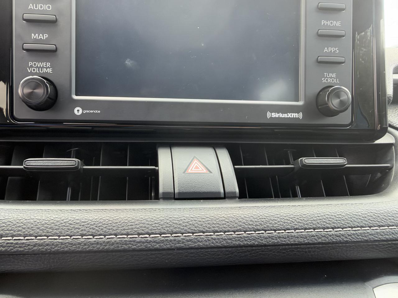 Toyota RAV4 XLE 2021