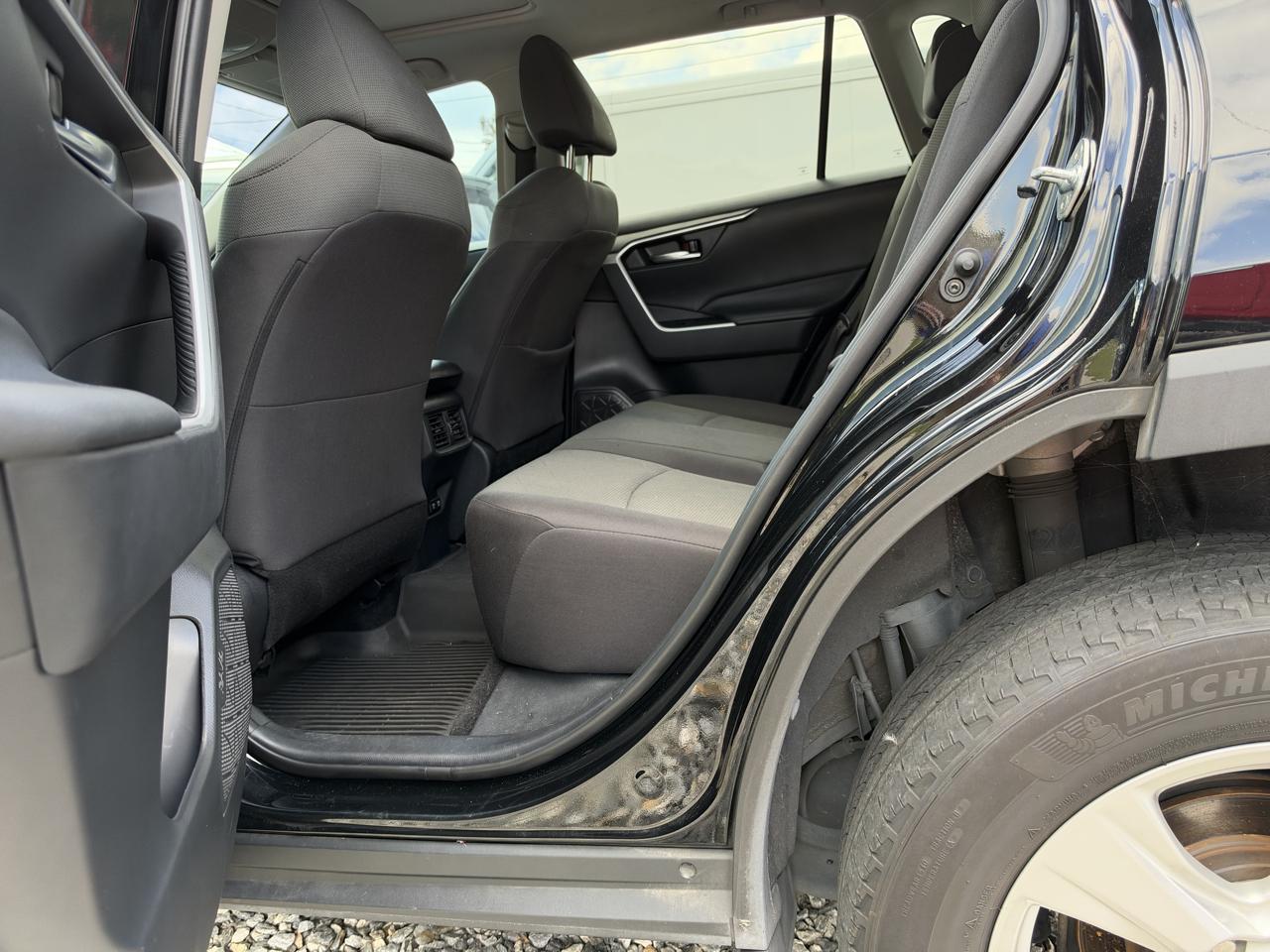 Toyota RAV4 XLE 2021