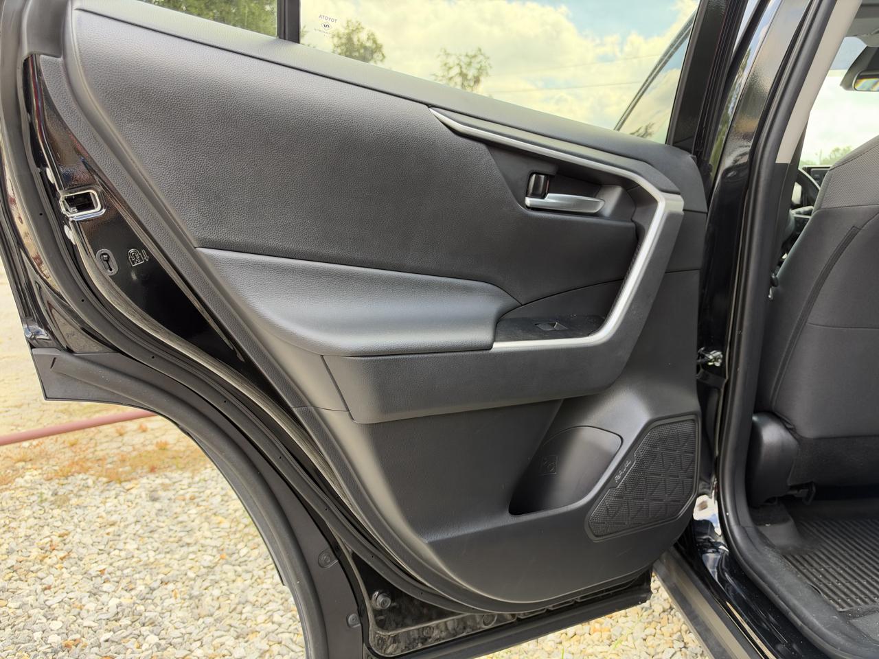 Toyota RAV4 XLE 2021