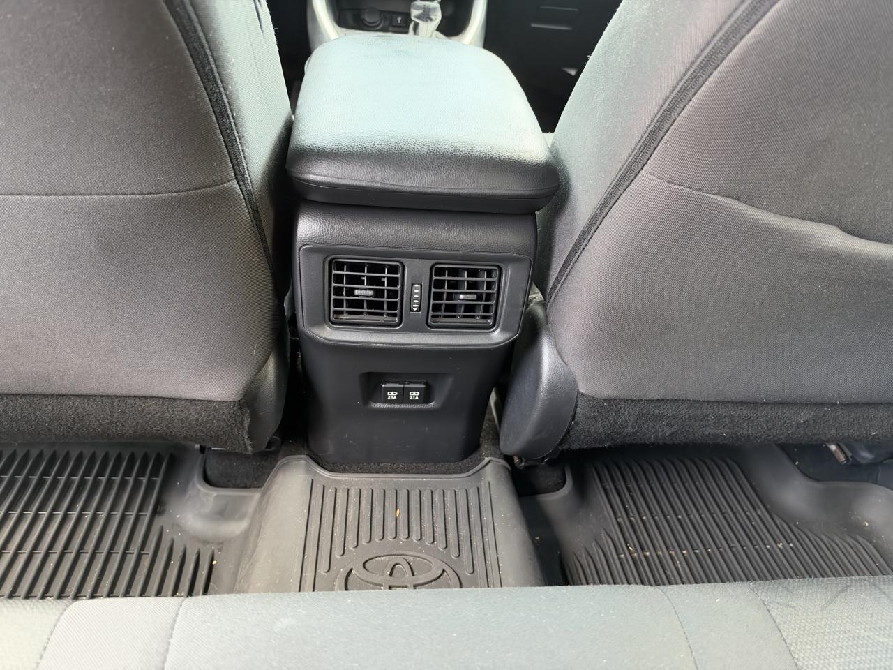 Toyota RAV4 XLE 2021