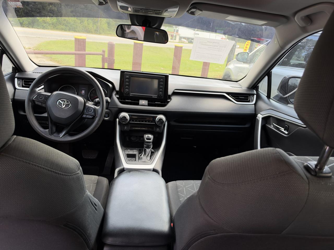 Toyota RAV4 XLE 2021