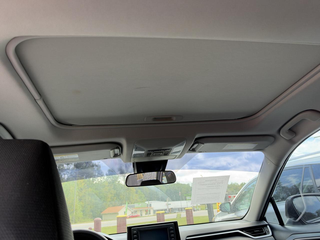 Toyota RAV4 XLE 2021