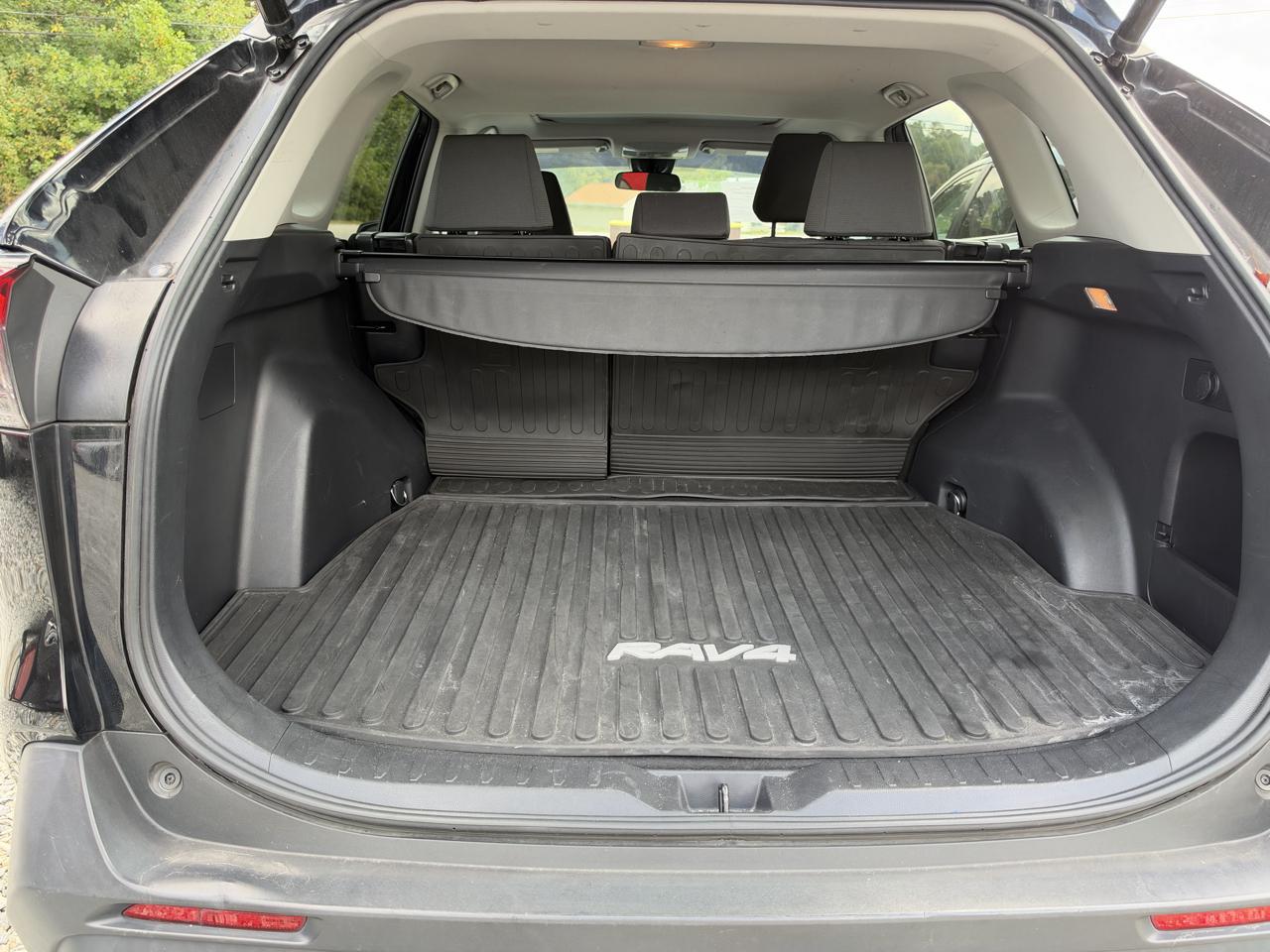 Toyota RAV4 XLE 2021