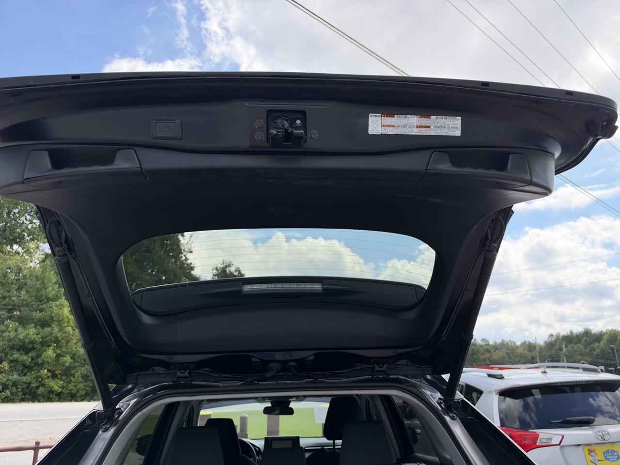 Toyota RAV4 XLE 2021