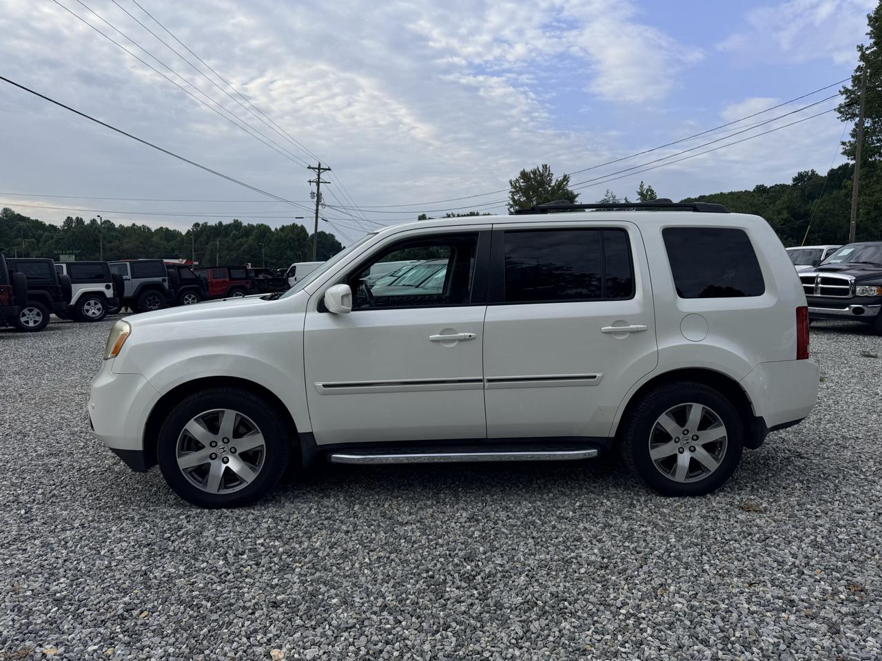 Honda Pilot Touring 4WD 5-Spd AT with DVD 2015