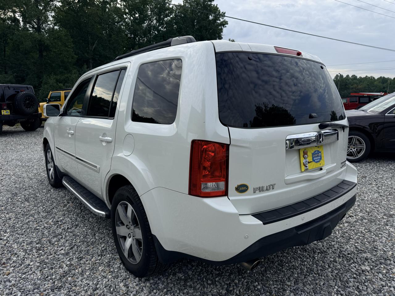 Honda Pilot Touring 4WD 5-Spd AT with DVD 2015