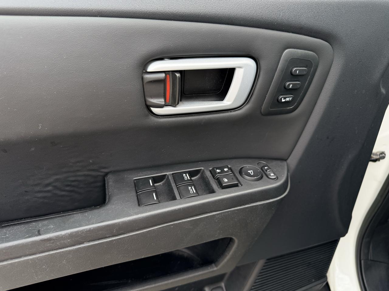 Honda Pilot Touring 4WD 5-Spd AT with DVD 2015
