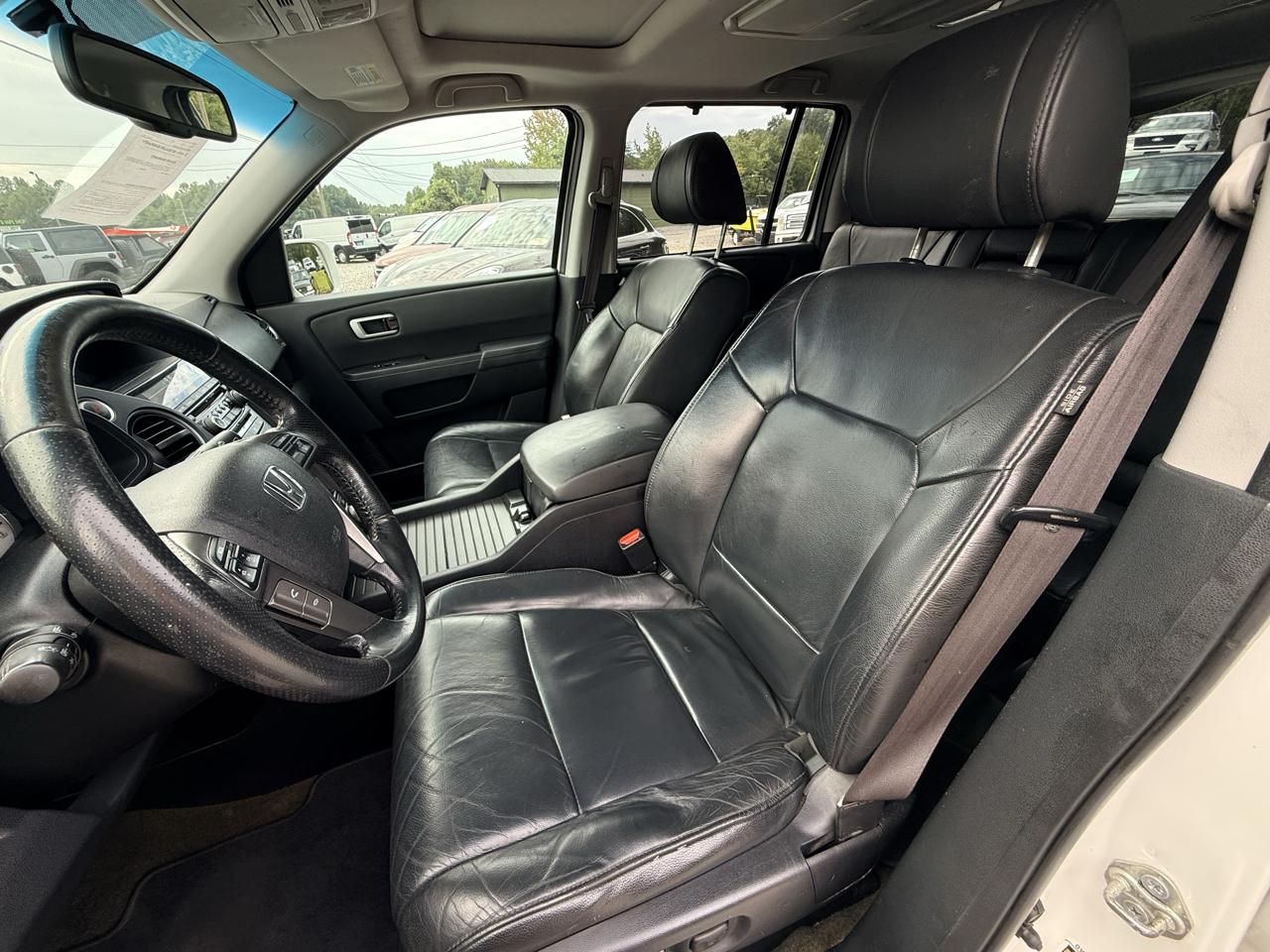 Honda Pilot Touring 4WD 5-Spd AT with DVD 2015