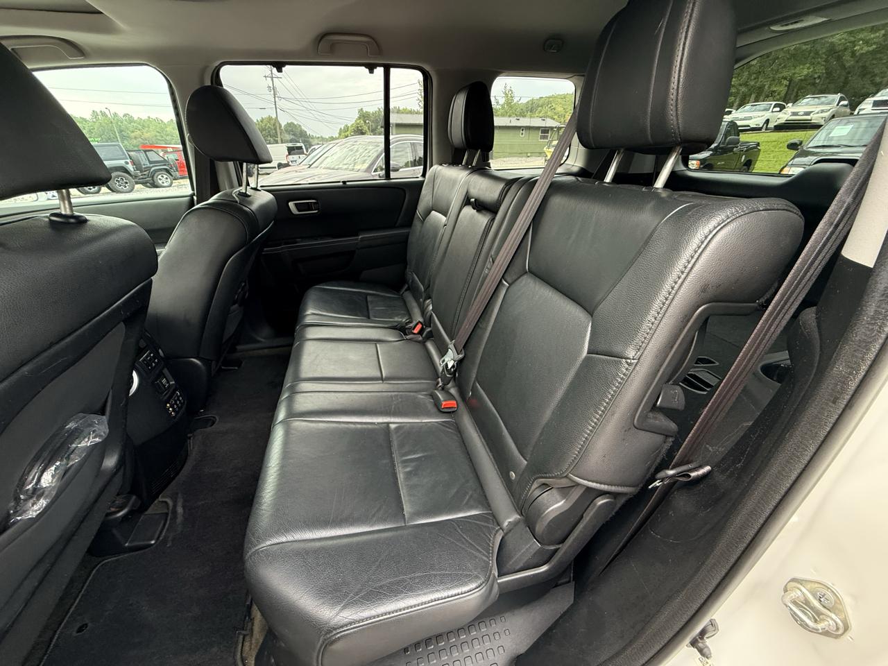 Honda Pilot Touring 4WD 5-Spd AT with DVD 2015