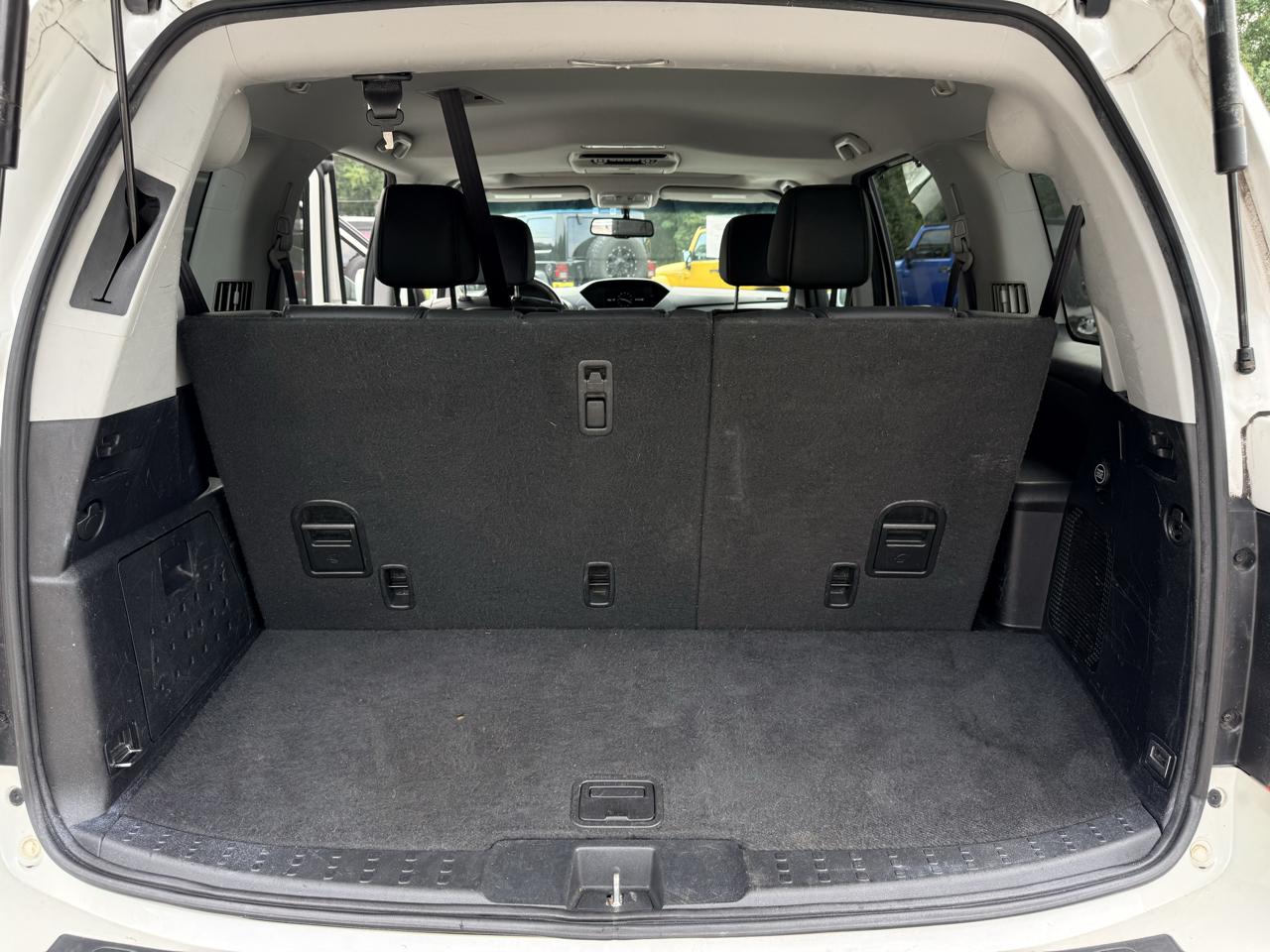 Honda Pilot Touring 4WD 5-Spd AT with DVD 2015