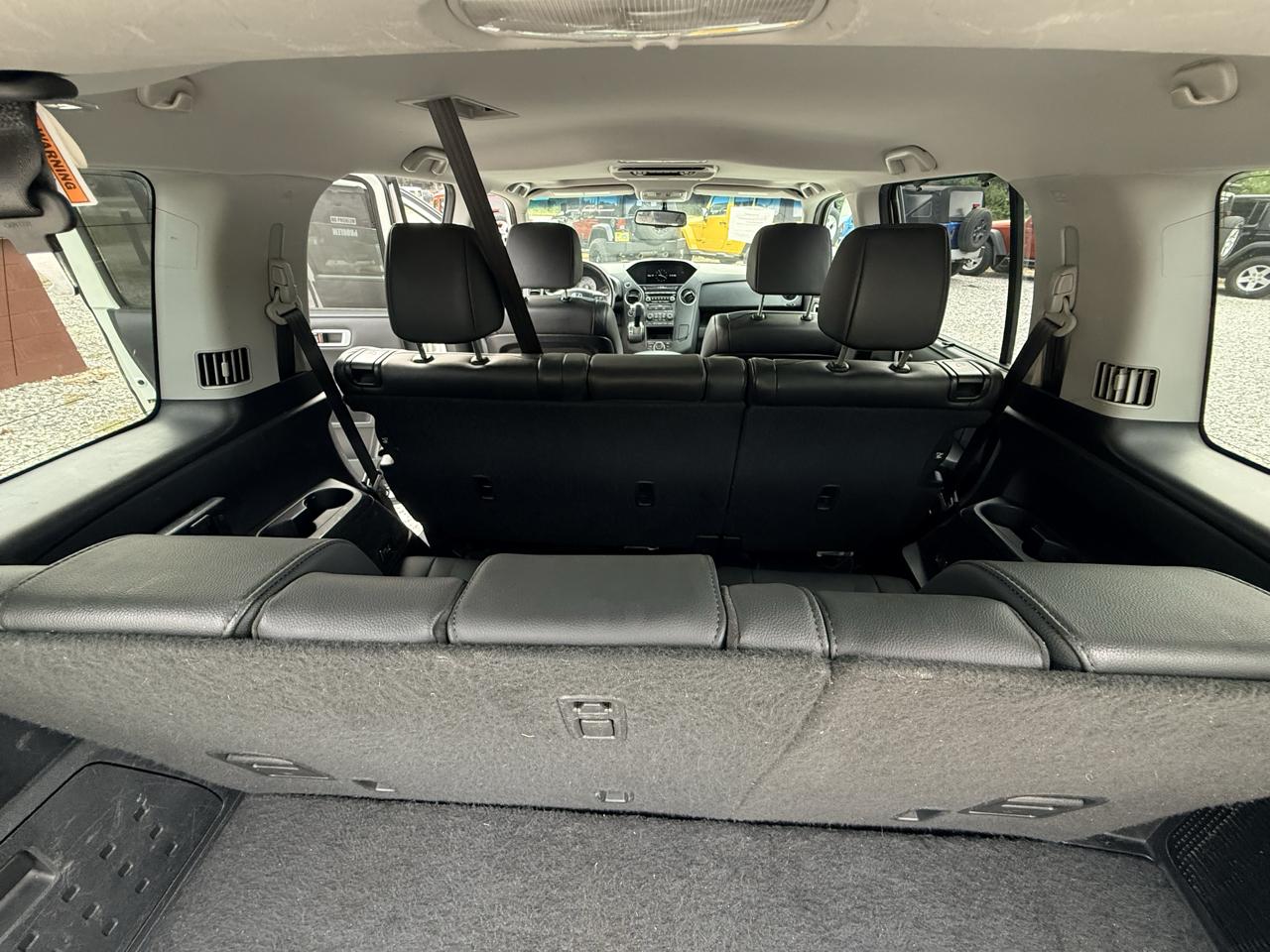 Honda Pilot Touring 4WD 5-Spd AT with DVD 2015