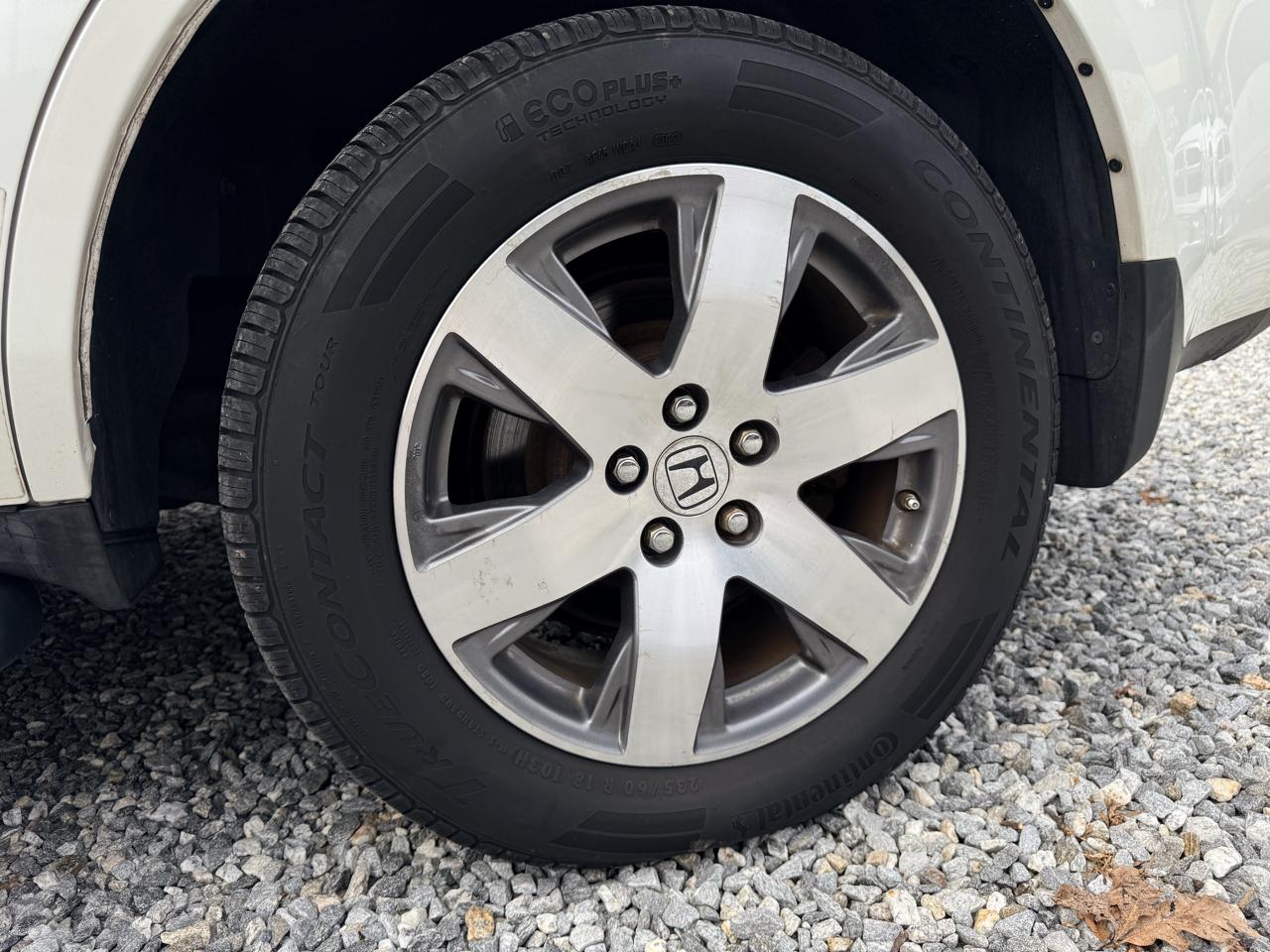 Honda Pilot Touring 4WD 5-Spd AT with DVD 2015