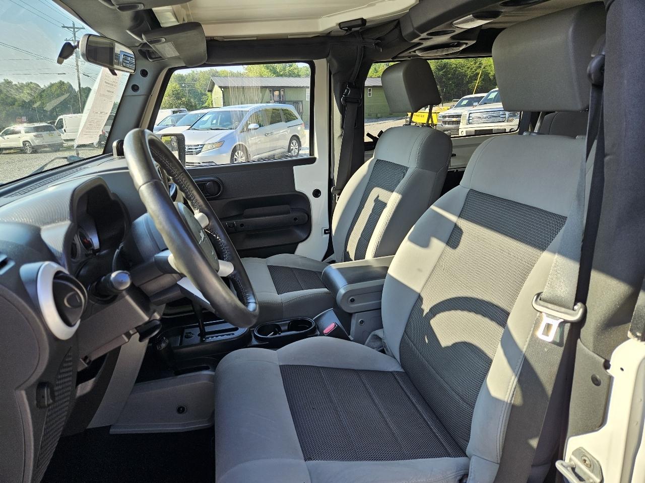 Jeep Wrangler Sahara 4WD 2010