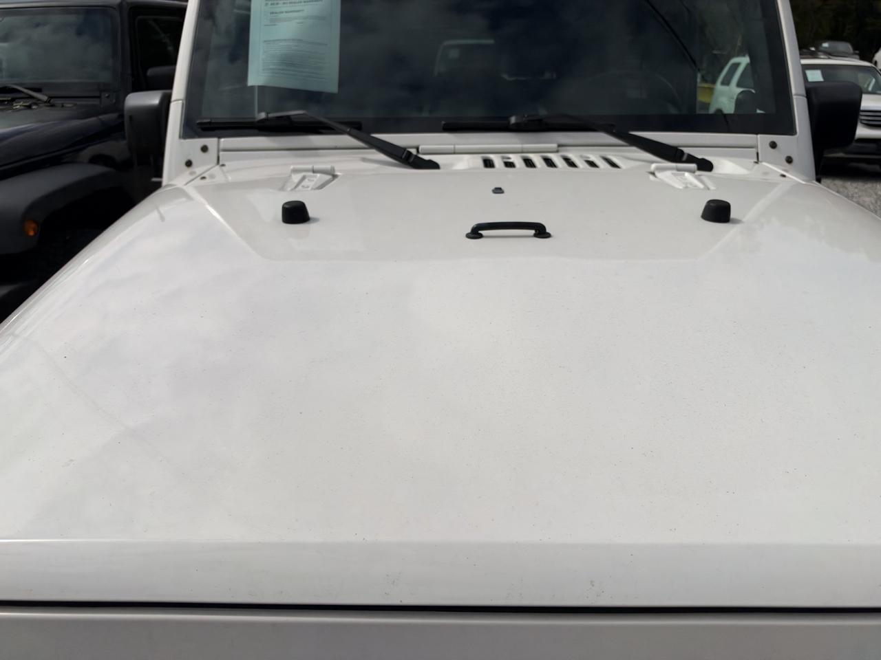Jeep Wrangler Sahara 4WD 2010
