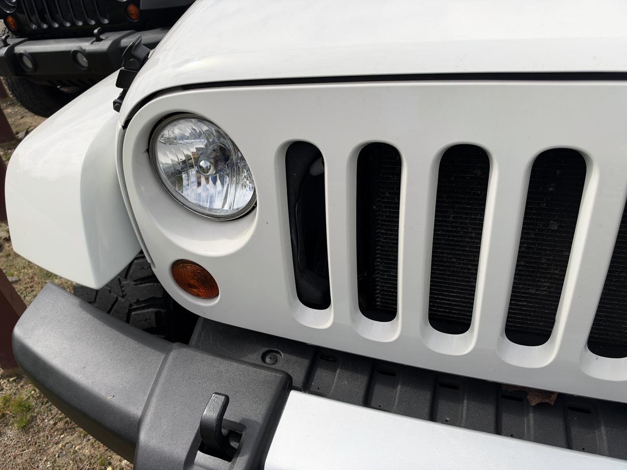 Jeep Wrangler Sahara 4WD 2010