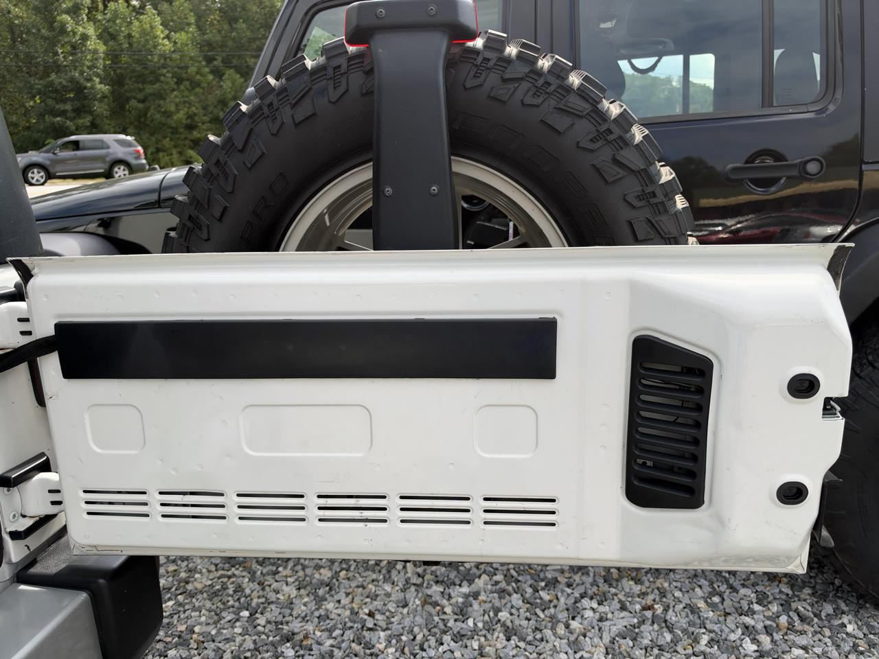Jeep Wrangler Sahara 4WD 2010