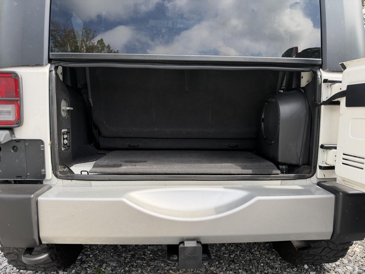 Jeep Wrangler Sahara 4WD 2010
