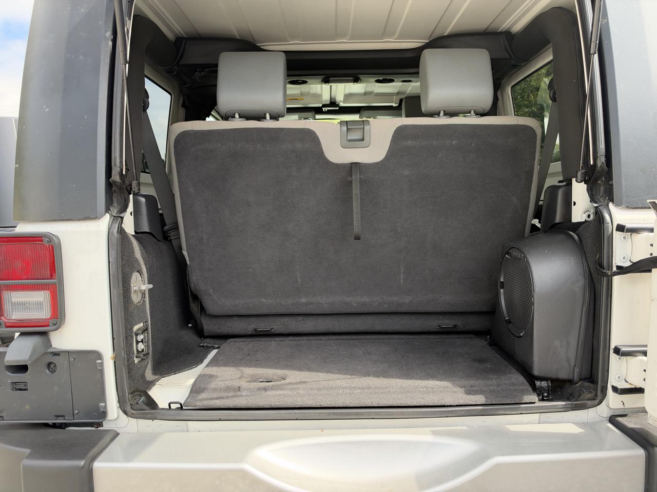 Jeep Wrangler Sahara 4WD 2010