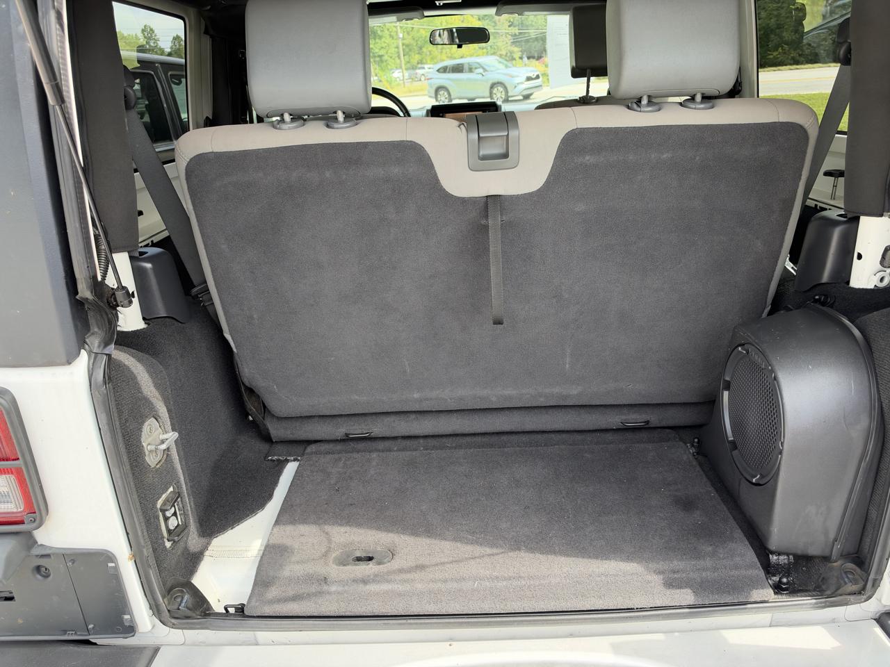 Jeep Wrangler Sahara 4WD 2010