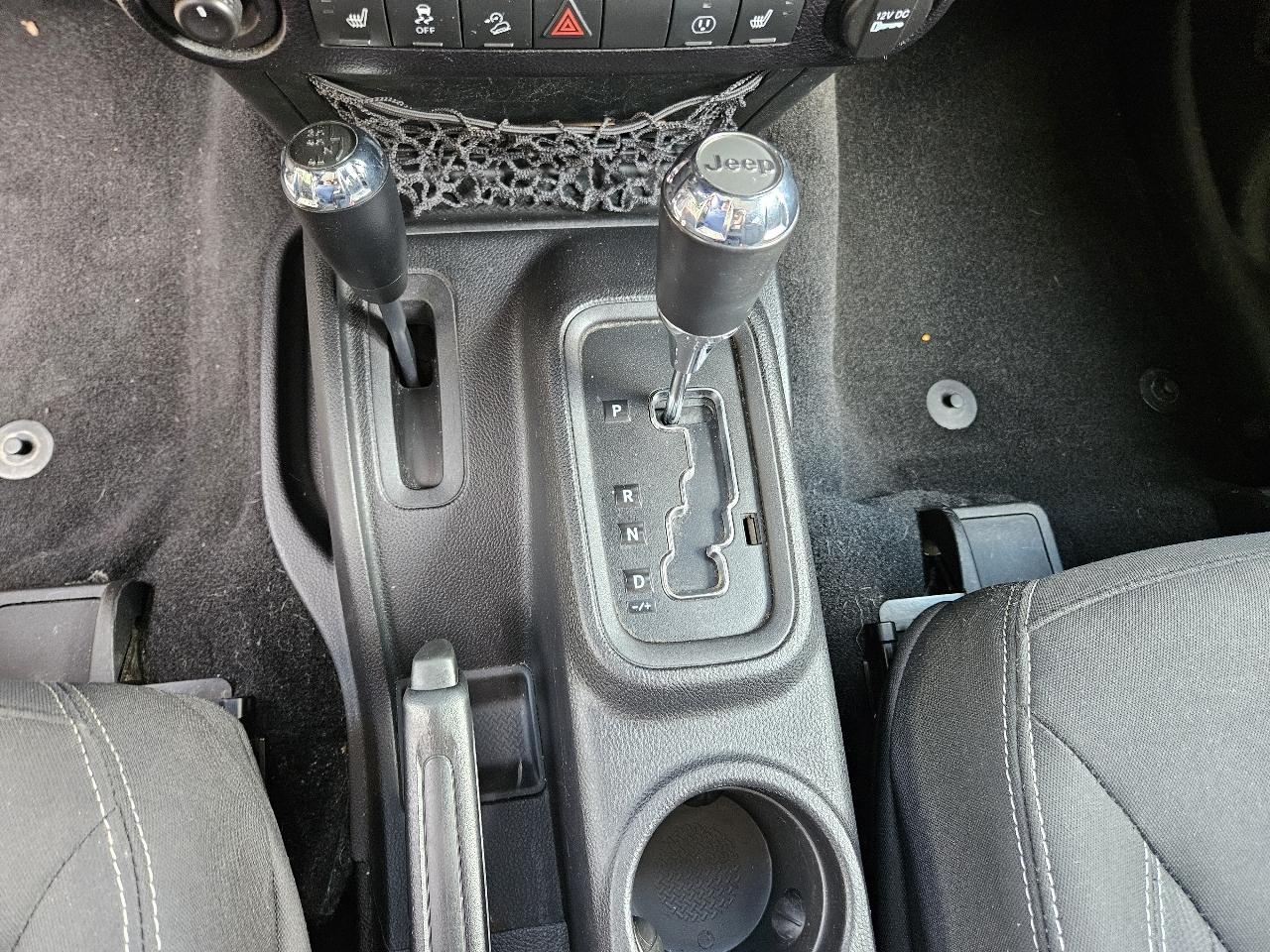 Jeep Wrangler Sahara 4WD 2016