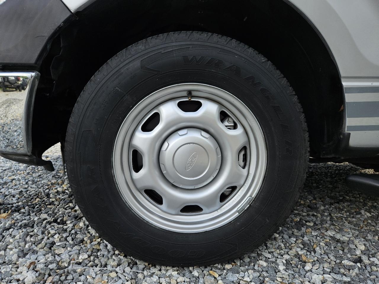 Ford F-150 XLT 8-ft. Bed 2WD 2013