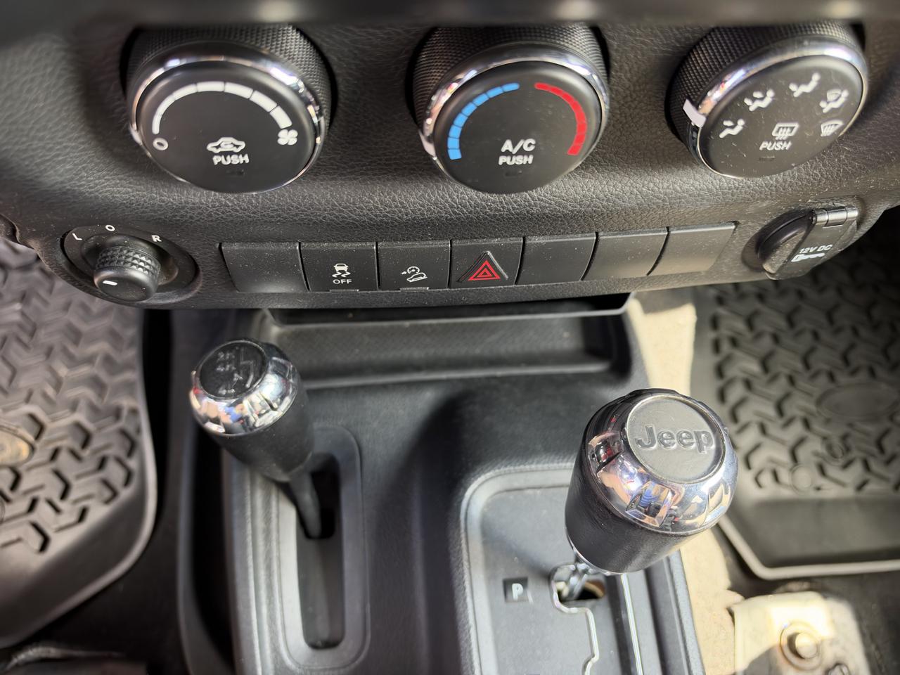 Jeep Wrangler Unlimited Sport 4WD 2012