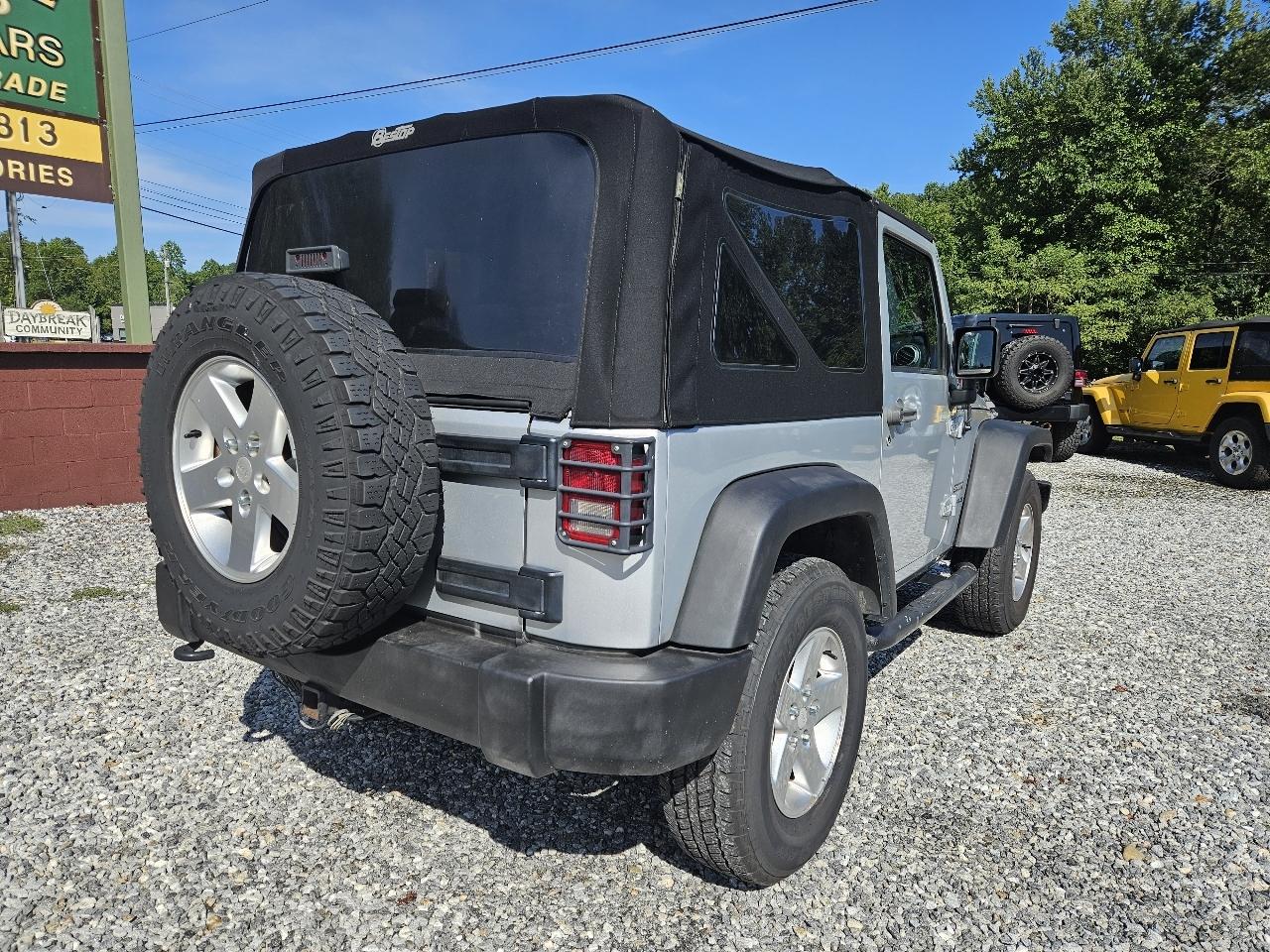Jeep Wrangler Sport 4WD 2012