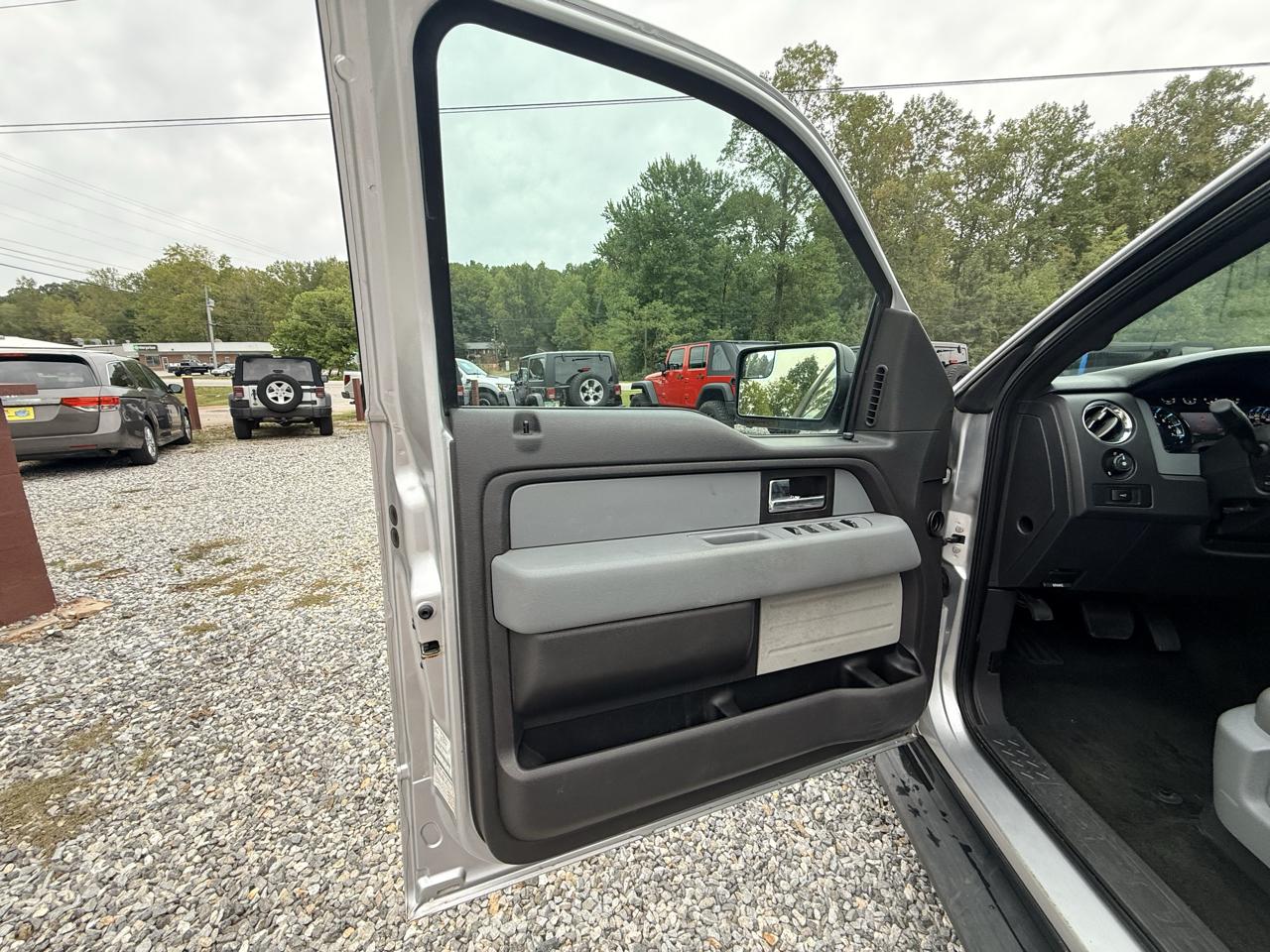 Ford F-150 XL SuperCrew 5.5-ft. Bed 2WD 2013