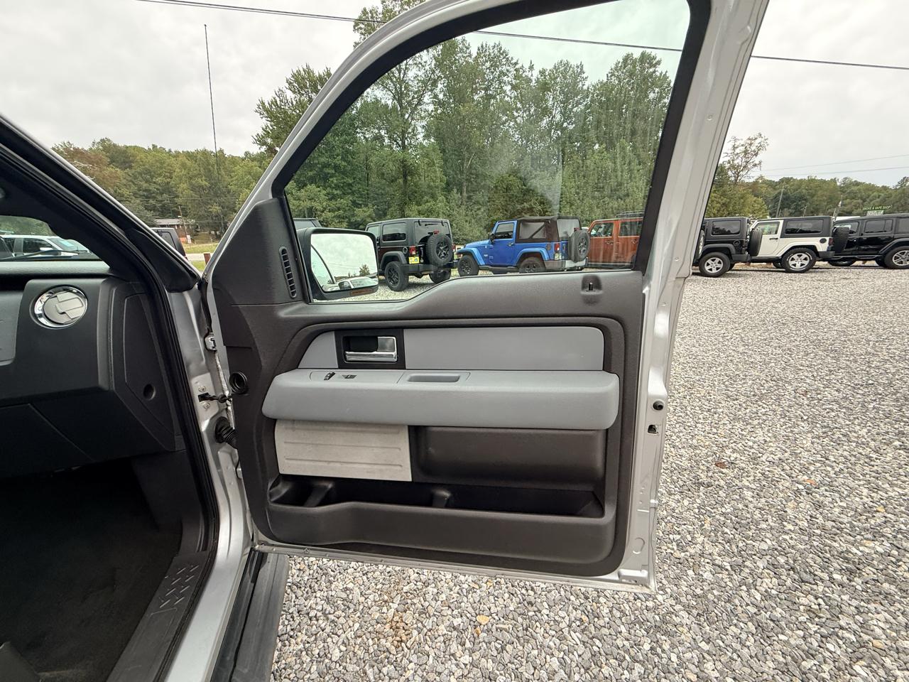 Ford F-150 XL SuperCrew 5.5-ft. Bed 2WD 2013