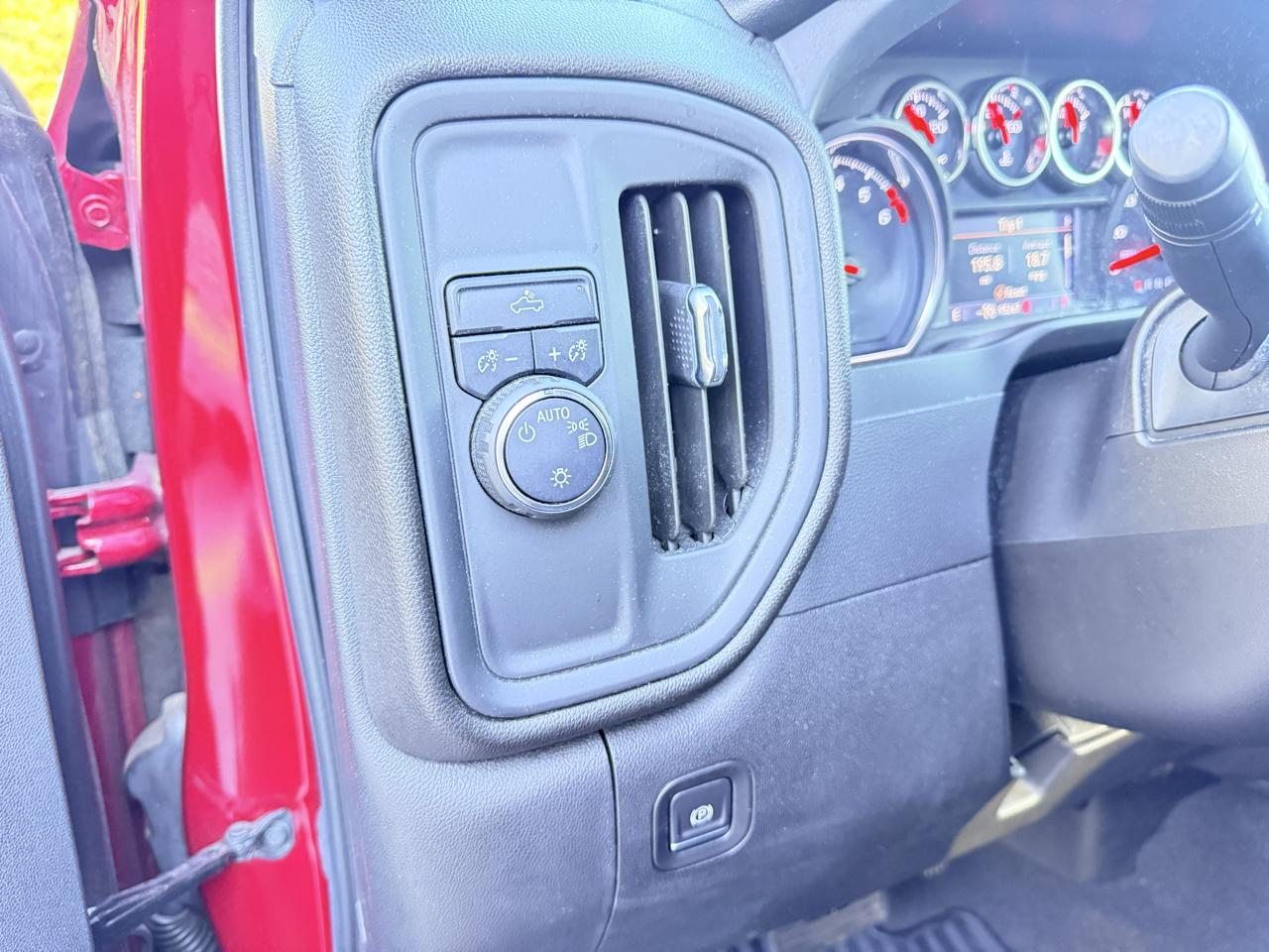 Chevrolet Silverado 1500 Custom Crew Cab Short Box 2WD 2021