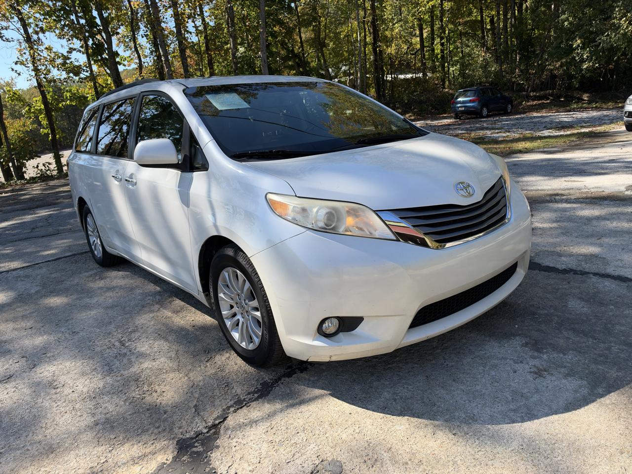 Toyota Sienna XLE FWD 8-Passenger V6 2015