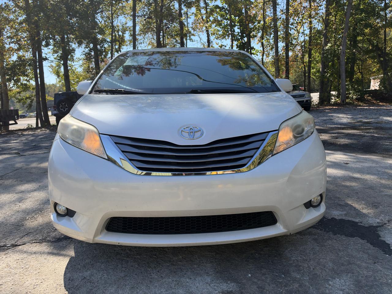 Toyota Sienna XLE FWD 8-Passenger V6 2015