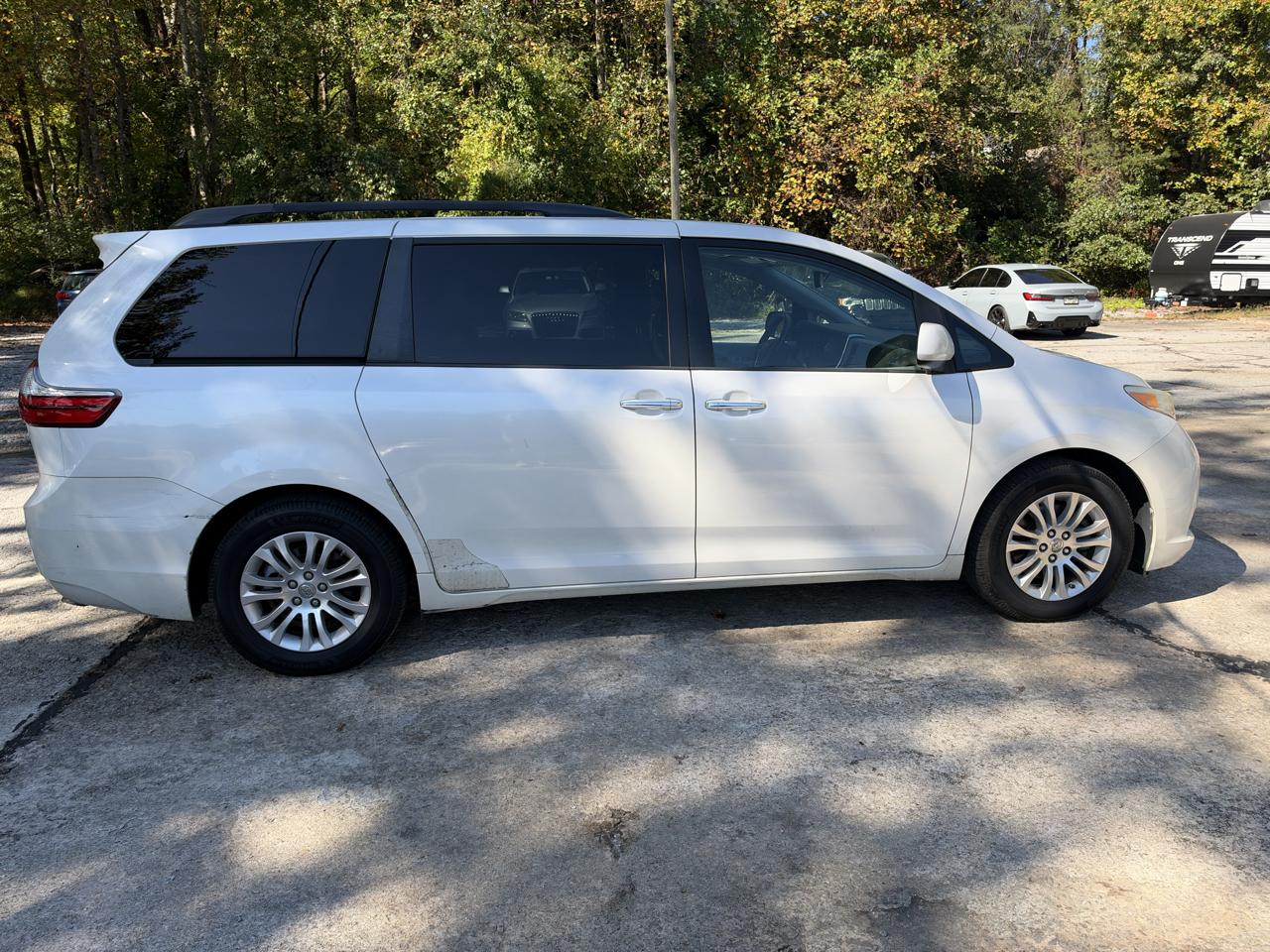 Toyota Sienna XLE FWD 8-Passenger V6 2015
