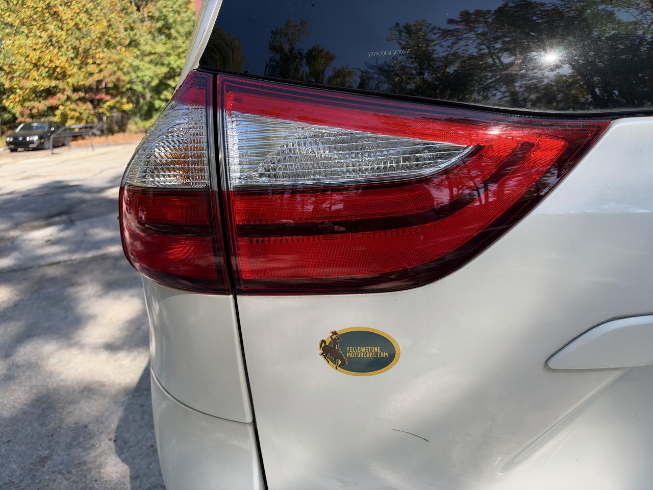 Toyota Sienna XLE FWD 8-Passenger V6 2015