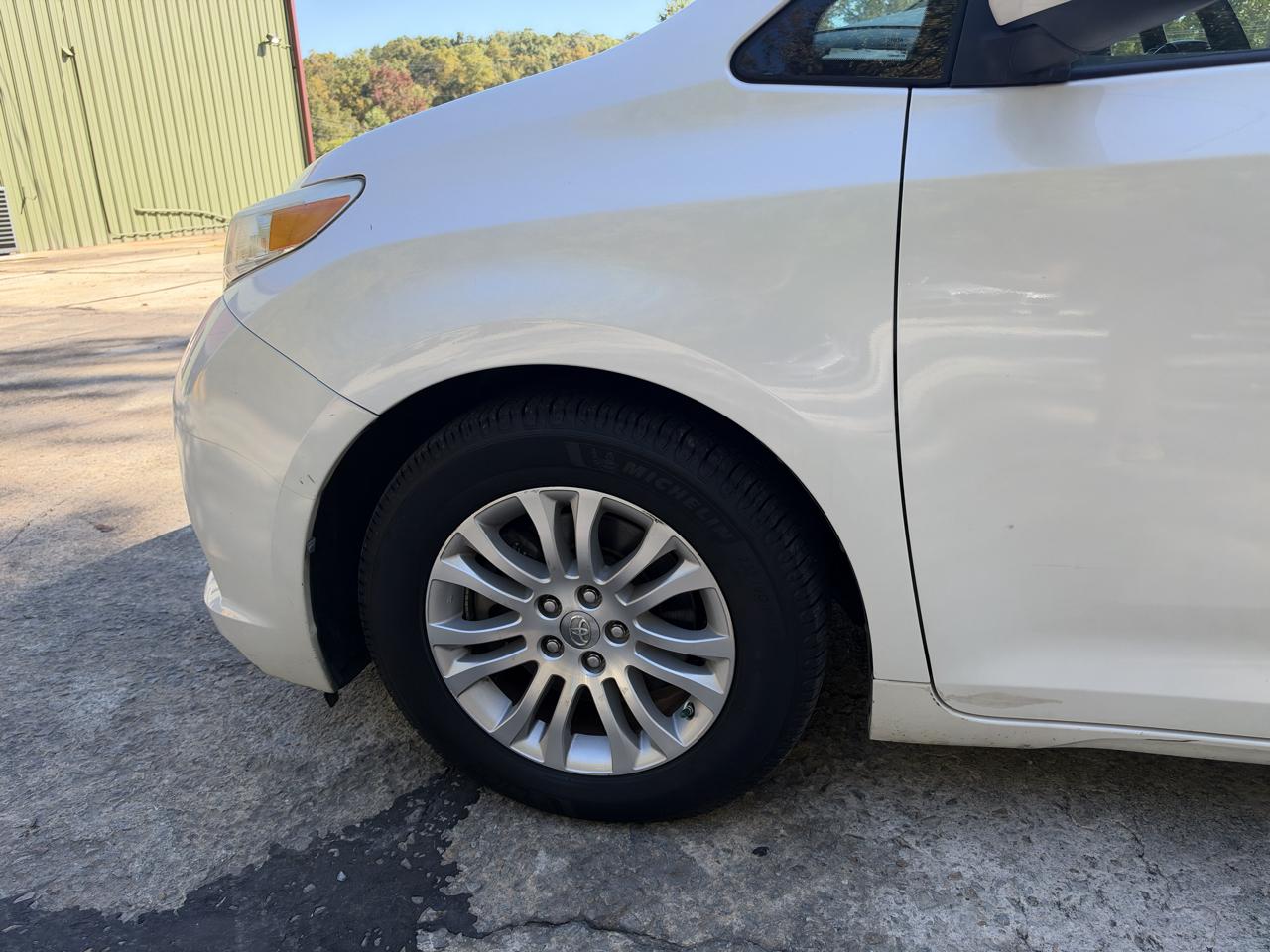 Toyota Sienna XLE FWD 8-Passenger V6 2015