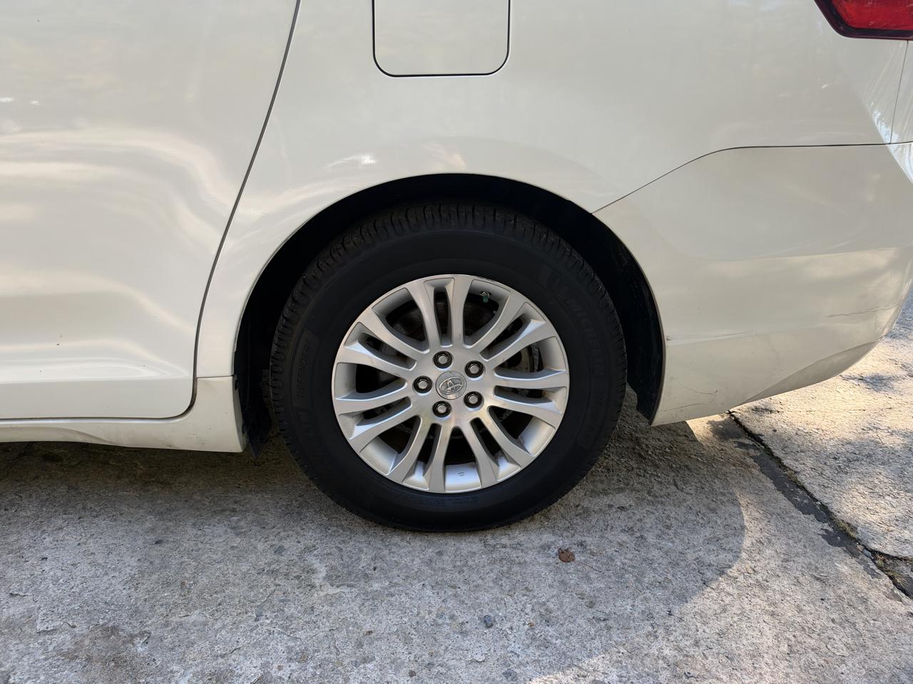 Toyota Sienna XLE FWD 8-Passenger V6 2015