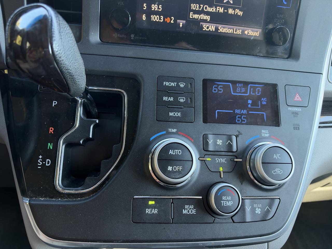 Toyota Sienna XLE FWD 8-Passenger V6 2015
